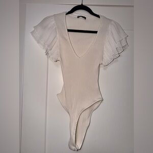 ZARA Cream Ribbed Ruffle Sleeve Bodysuit Size L